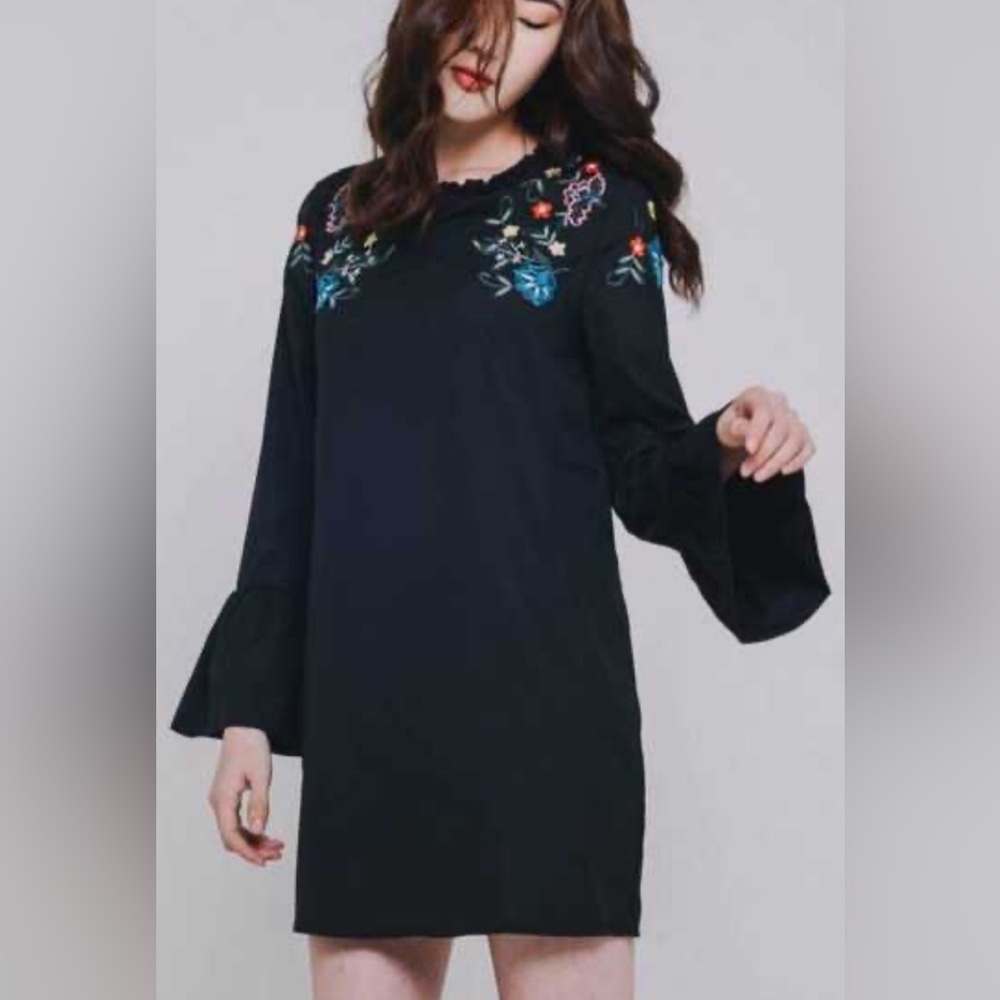 Anthropologie ALLISON Black Floral Embroidered Shift Dress Small